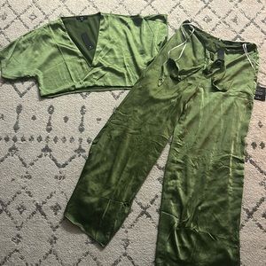 Lulu’s tie-front two-piece Jumpsuit- Olive Green size XL